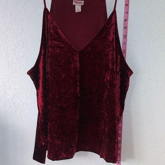 Burgundy crushed velvet camisole tank plus size - Picture 5 of 9